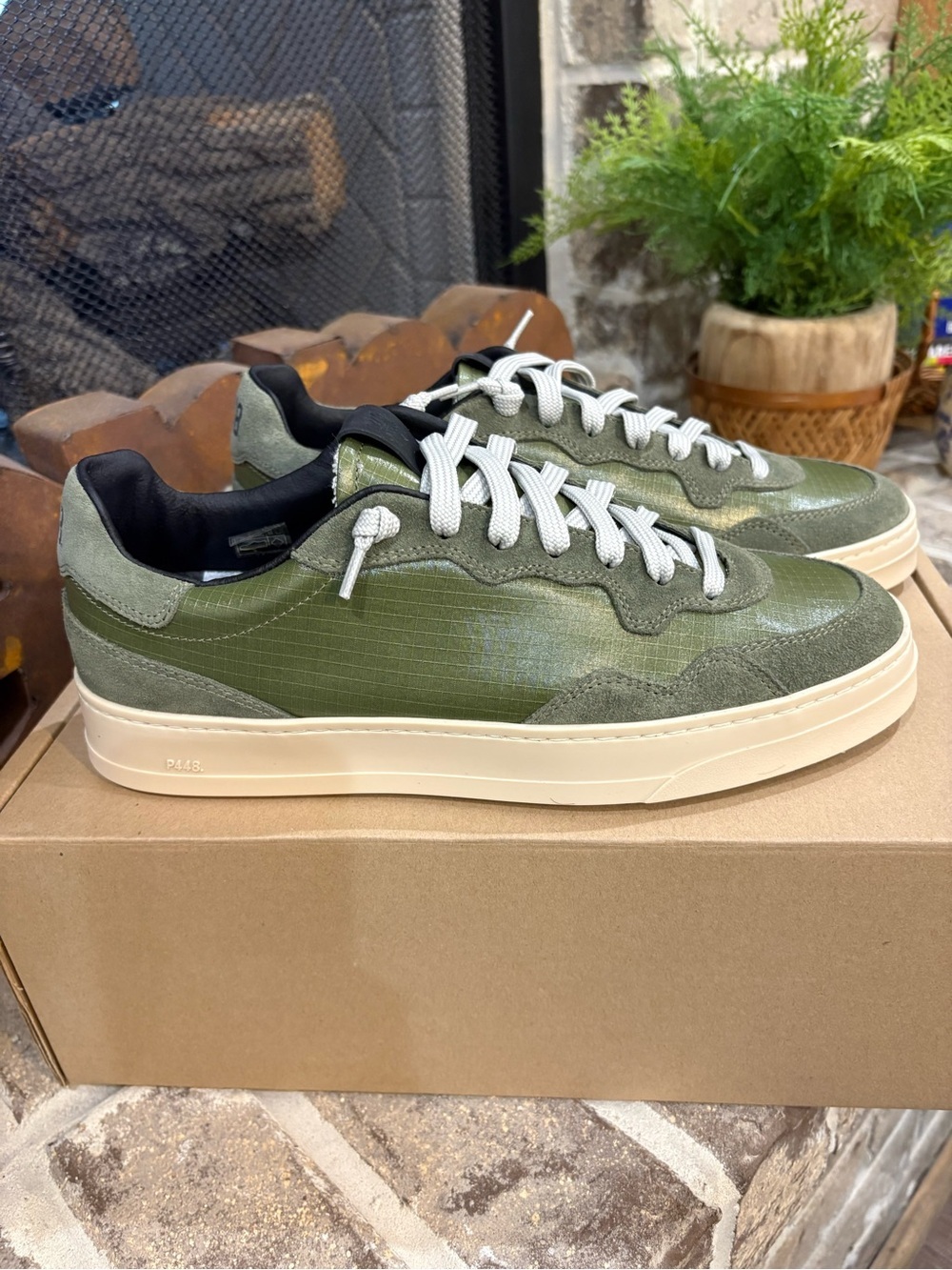 P448 Women’s Bali Low Top Sneaker Size 40 (9) Mirgreen/Schio New in Box